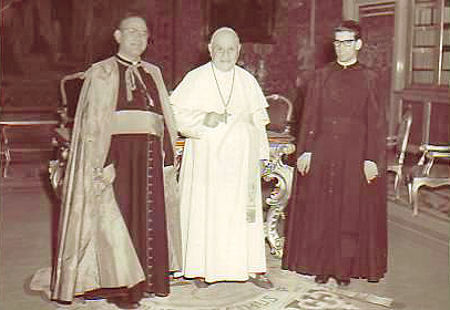Don Antonio Sutera col Papa Giovanni XXIII e il Vescovo C. Lauricella