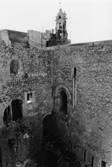 facciate sud-ovest sulla corte del castello prima dell'intervento
