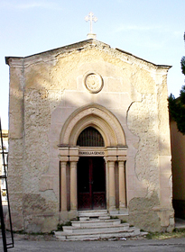 Cappella Genco nel cimitero di Piana Traversa.