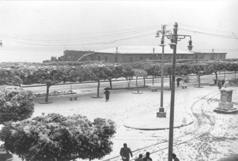 Piazza Cavour, Agrigento, durante la nevicata del "56