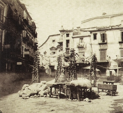 Piazza Rivoluzione, a Palermo, in una foto del 1860