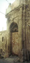 Portale del palazzo D'Angelo-Piscopo prima della demolizione.