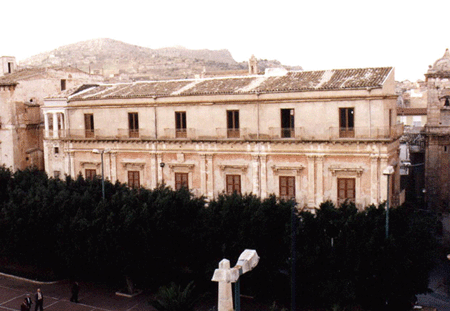Il palazzo di Salvatore Cafisi visto da sud