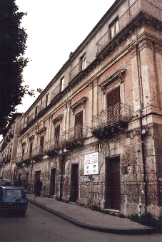 Il palazzo di Salvatore Cafisi visto da sud-est