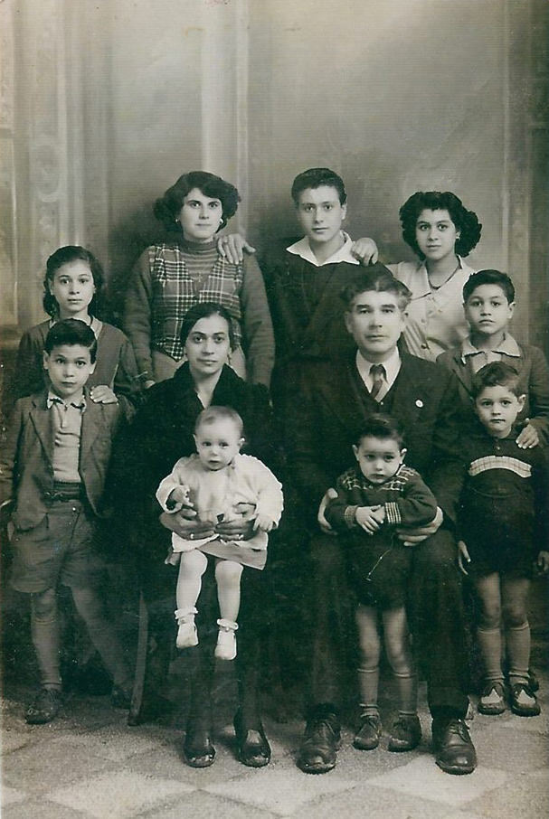 Natale Castronovo con la moglie Rosaria Crapa e i figli
