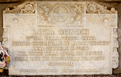 Lapide di Luca Conoci al cimitero di Piana Traversa