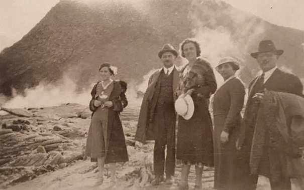 Stefano Fanara con la moglie Isabella Cafisi ai campi Flegrei