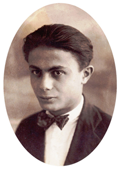 L'insegnante Giuseppe Calzarano in età giovanile
