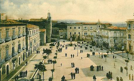 Piazza Cavour negli anni "40 del XX sec.